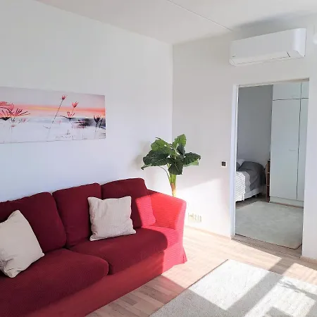 Saunallinen Kaksio Ilmastoinnilla Ja Autopaikalla!