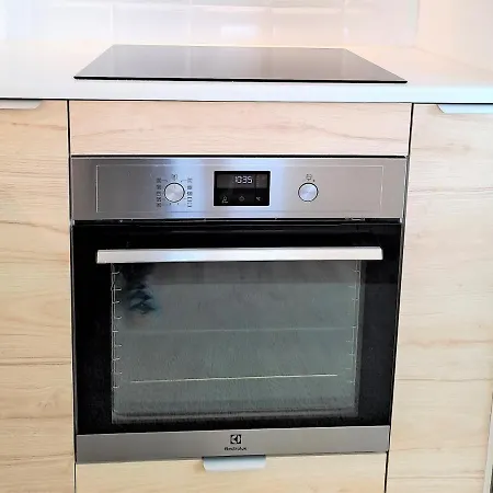 Saunallinen Kaksio Ilmastoinnilla Ja Autopaikalla! Διαμέρισμα Όουλου